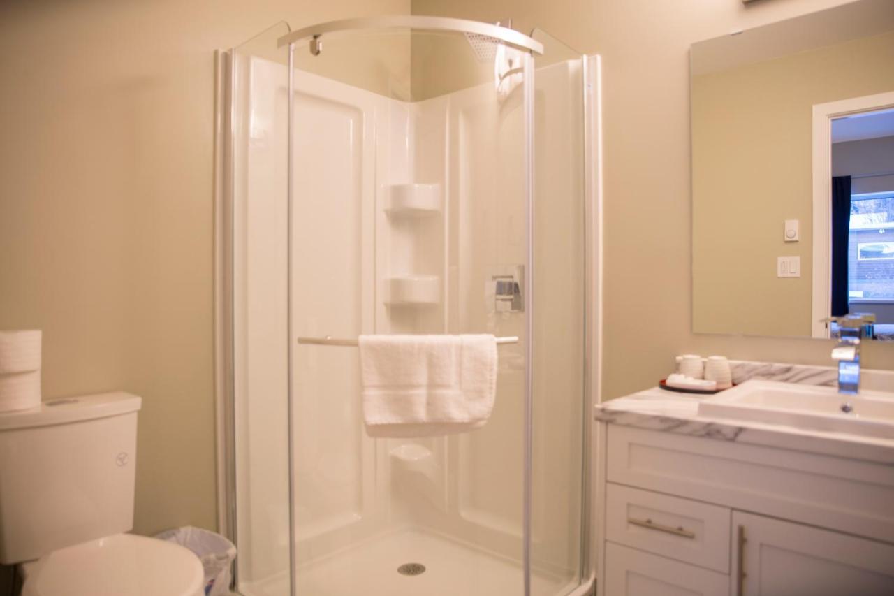 Downtown Whitehorse Deluxe 2 Bedroom Condo Buitenkant foto